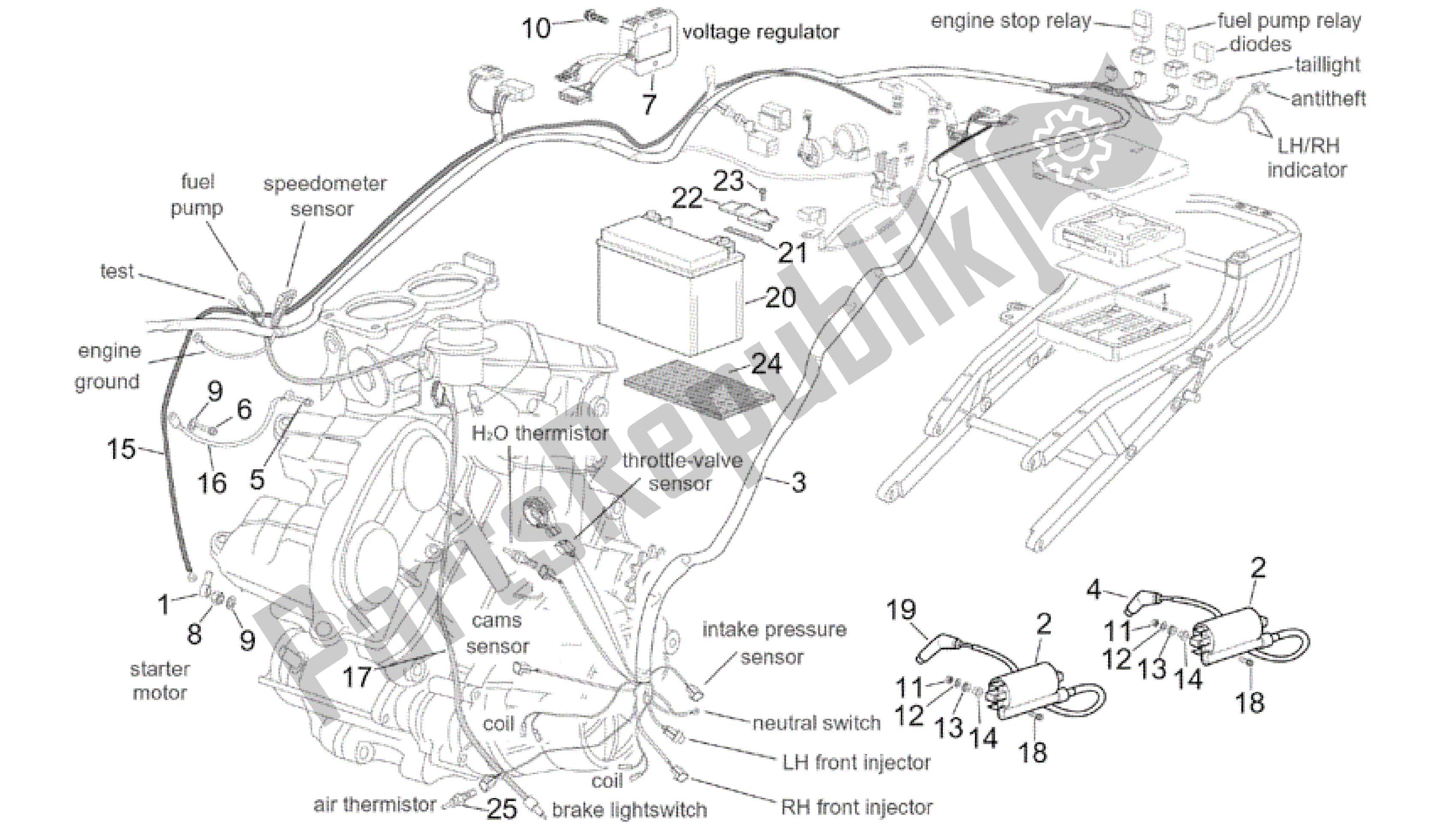 All parts for the Central Electrical System of the Aprilia RSV Tuono R Factory 1000 2004 - 2005