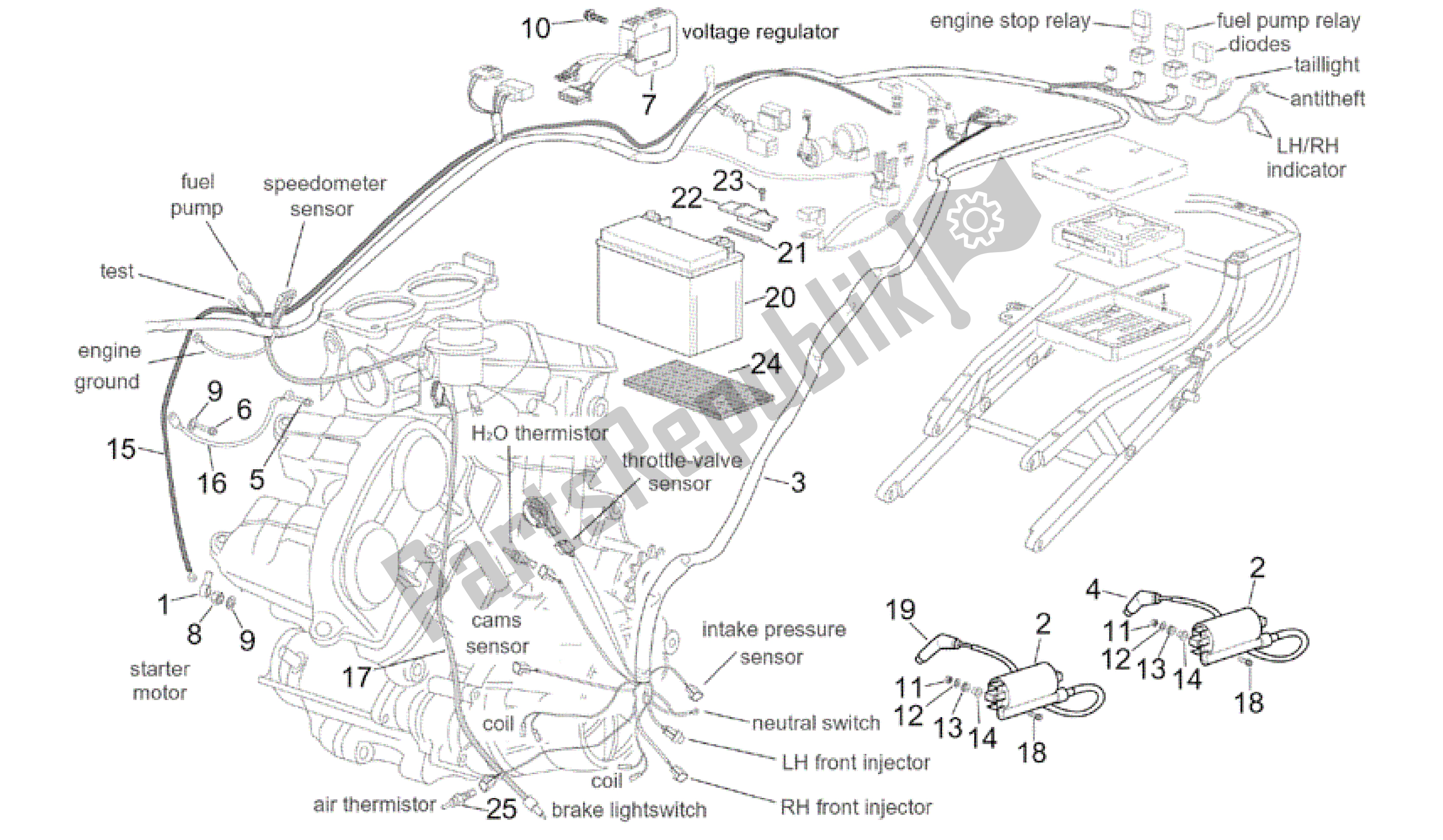 All parts for the Central Electrical System of the Aprilia RSV Tuono 3952 1000 2002 - 2003