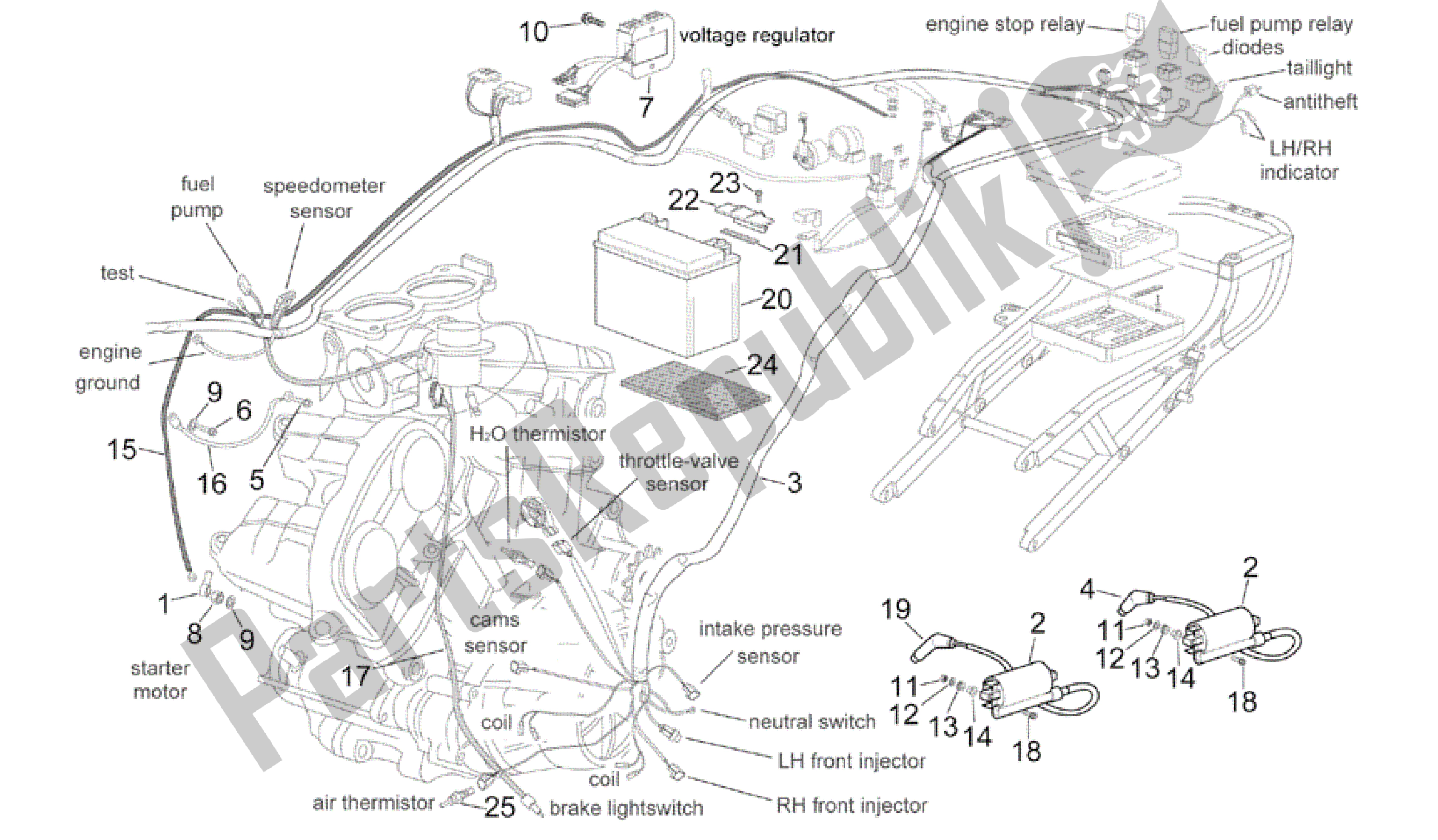 Toutes les pièces pour le Système électrique Central du Aprilia RSV Mille R 3963 1000 2003