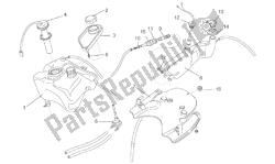 Oil and fuel tank