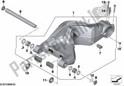 Rear wheel swinging arm