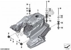 Fuel tank / mounting fittings