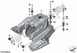 Fuel tank / mounting fittings