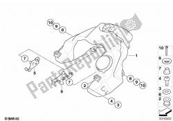 Fuel tank / mounting fittings