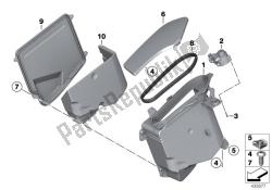 Storing part./moulding radio cut-out