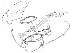 zadel - helm compartiment