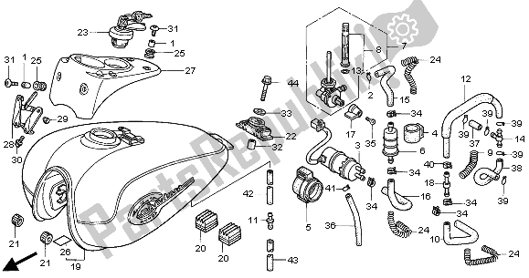 Todas las partes para Tanque De Combustible Y Bomba De Combustible de Honda VT 750C2 2001