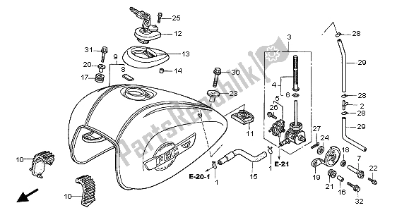 Alle onderdelen voor de Benzinetank van de Honda GL 1500C 2002