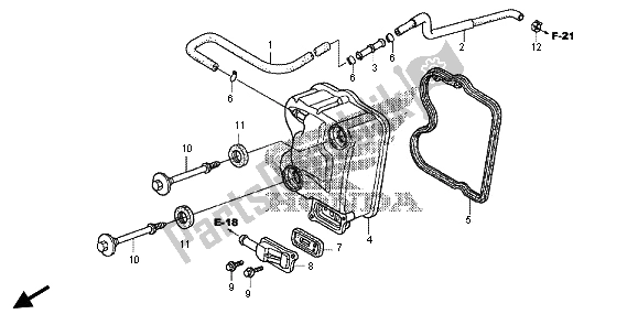 Alle onderdelen voor de Kleppendeksel van de Honda FES 125A 2012