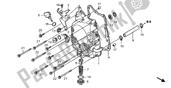 Alle onderdelen voor de Rechter Carterdeksel van de Honda FES 125A 2010