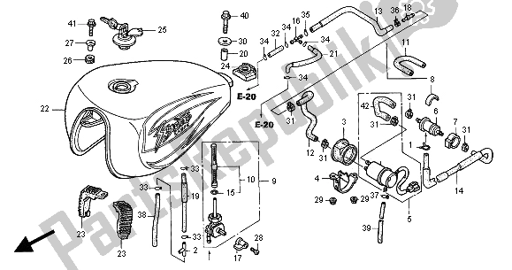 Todas las partes para Tanque De Combustible Y Bomba De Combustible de Honda VT 1100C2 2000