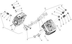 Cylinder head and valves