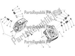 Cylinder head and valves