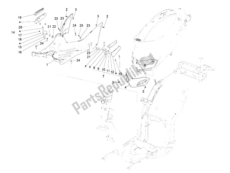 Todas las partes para Cubierta Central - Reposapiés de Piaggio Liberty 150 4T 2V IE E3 Vietnam 2011