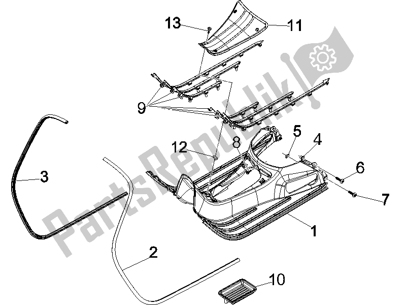 Tutte le parti per il Copertura Centrale - Poggiapiedi del Vespa GTS 300 IE Super 2008