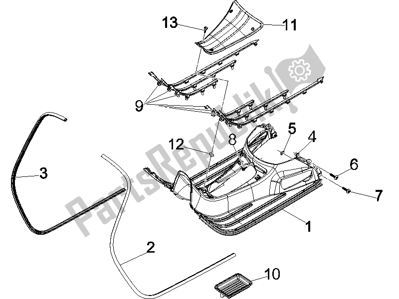 Tutte le parti per il Copertura Centrale - Poggiapiedi del Vespa GTS 250 2005