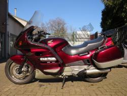 Honda ST 1100 PAN European 1100cc 1994 Disassembled for parts