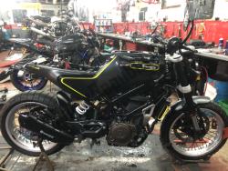 Husqvarna Svartpilen 401 (EU) 401cc 2018 Disassembled for parts