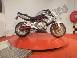 Kawasaki ER 6N 650cc 2006 Disassembled for parts