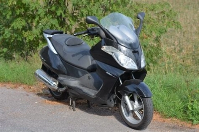 Alle originele en vervangende onderdelen voor uw Aprilia Atlantic 125 2010 - 2011.