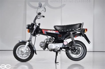 De onderdelen catalogus van de Honda ST50 DAX 1992, 50cc