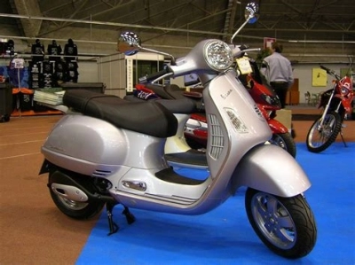 De onderdelen catalogus van de Vespa GRANTURISMO 2005 - 2007, 200cc