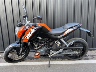 De onderdelen catalogus van de Ktm 125 Duke Orange Abs B D 16 Europe 2016, 125cc