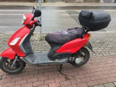 De onderdelen catalogus van de Piaggio Fly 50 2t 25 Kmh B Nl 2005