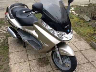 De onderdelen catalogus van de Piaggio X8 125 Street Euro 2 2006, 125cc