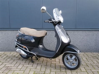 De onderdelen catalogus van de Vespa Lx 50 4t 2v 25kmh Nl 2010