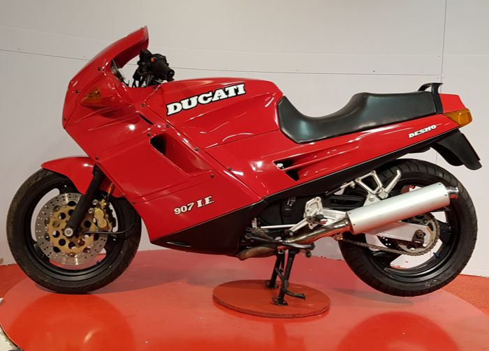 De onderdelen catalogus van de Ducati Paso (907 I.E.) 1993, 907cc